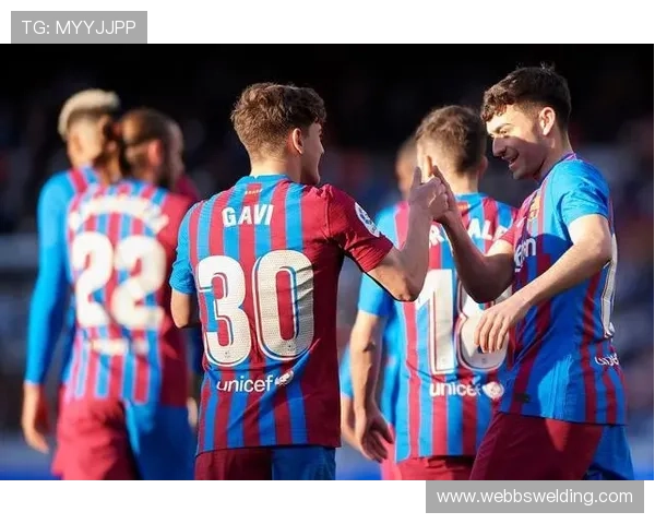 那不勒斯欧战表现波动,对球队赛季走势与稳定性形成考验 那不勒斯欧战表现波动,对球队赛季走势与稳定性形成考验