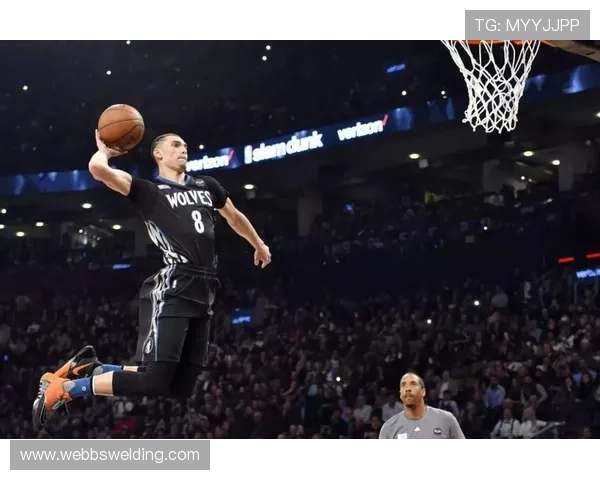 拉梅洛·鲍尔挡拆中投提升效率 拉开球队组织核心差距